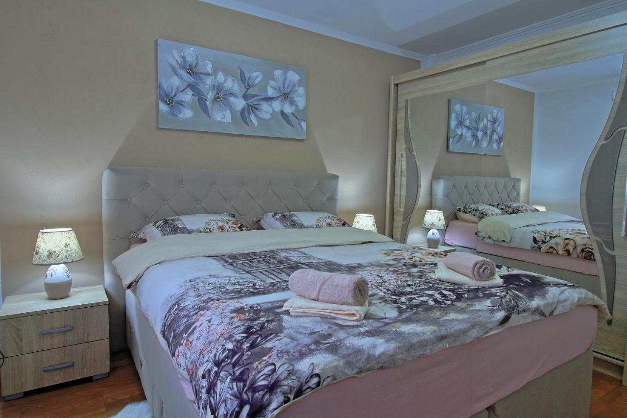 Holiday House Lana Otocsán Kültér fotó
